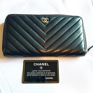 💎CHEVRON💎 CHANEL LAMBSKIN ZIPPY WALLET